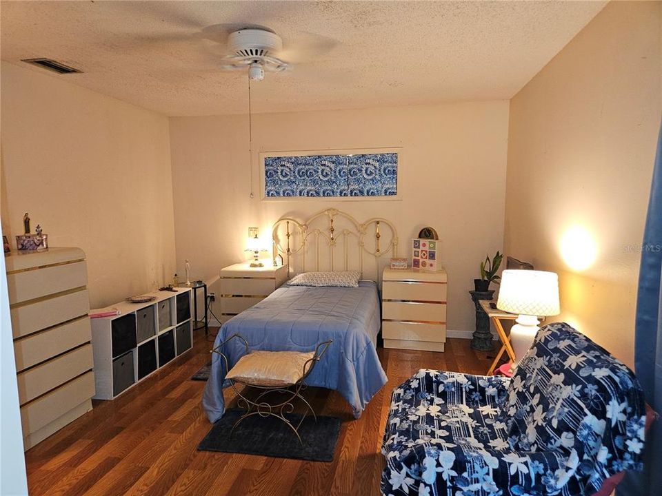 На продажу: $230,000 (3 спален, 2 ванн, 1511 Квадратных фут)