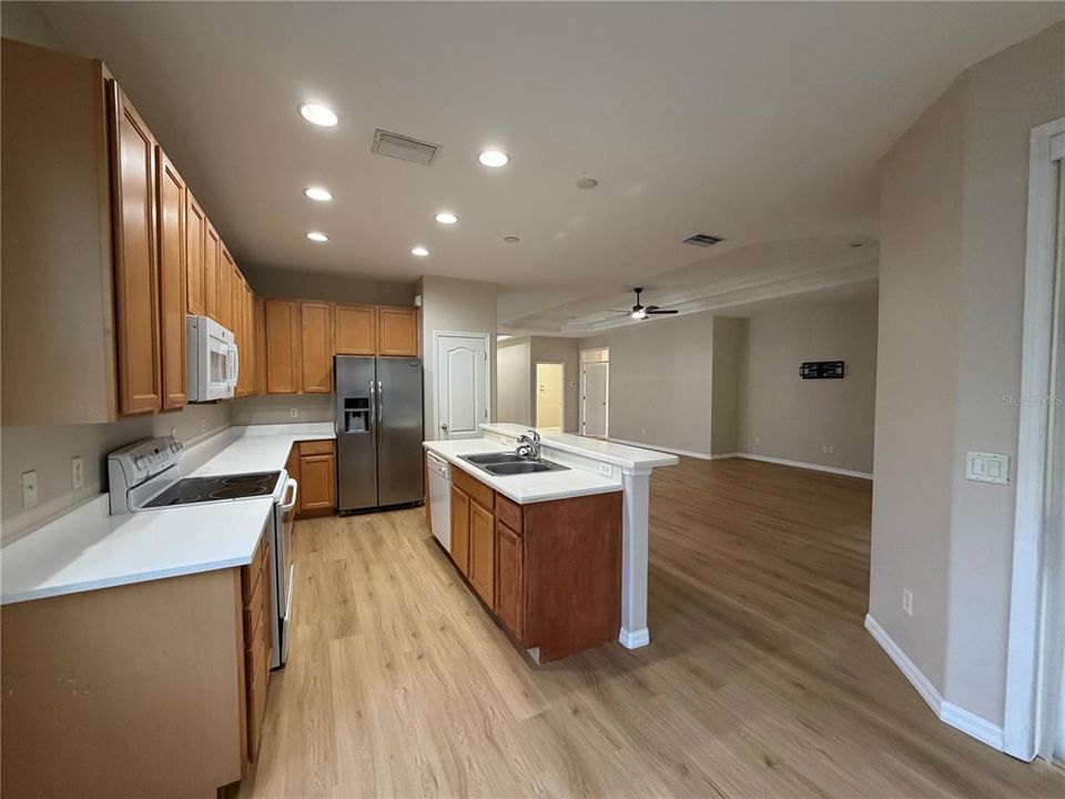 В аренду: $2,950 (4 спален, 2 ванн, 2123 Квадратных фут)