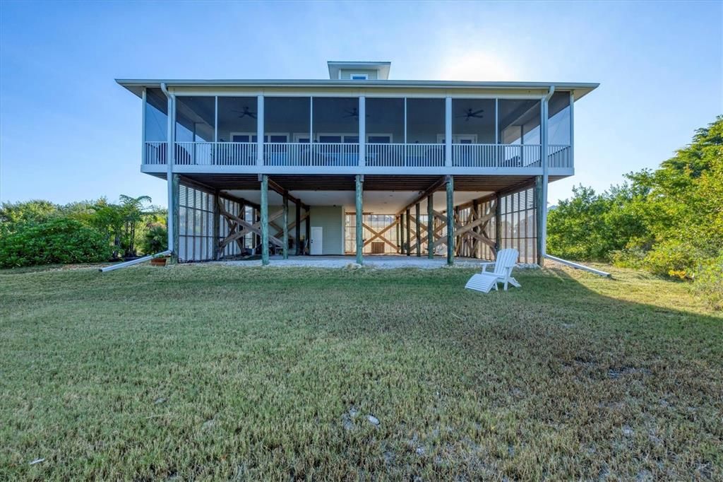 For Sale: $1,379,000 (3 beds, 2 baths, 2064 Square Feet)