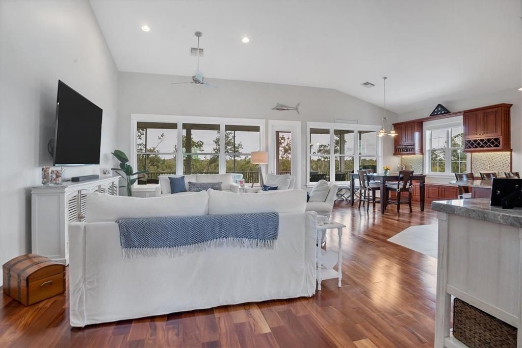 For Sale: $1,379,000 (3 beds, 2 baths, 2064 Square Feet)