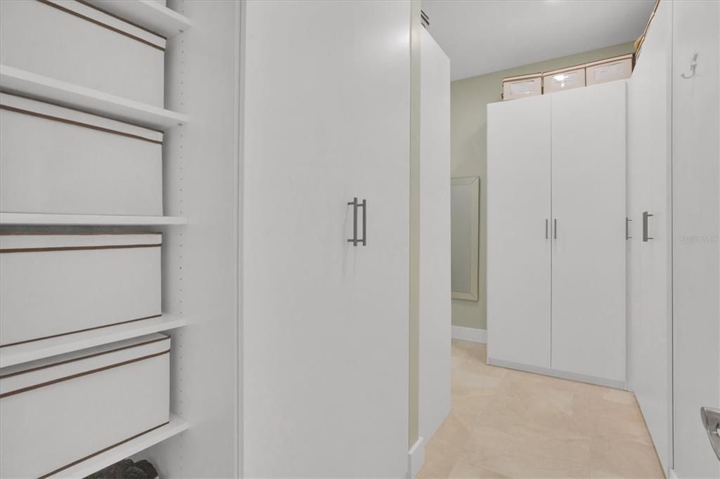 For Sale: $1,379,000 (3 beds, 2 baths, 2064 Square Feet)