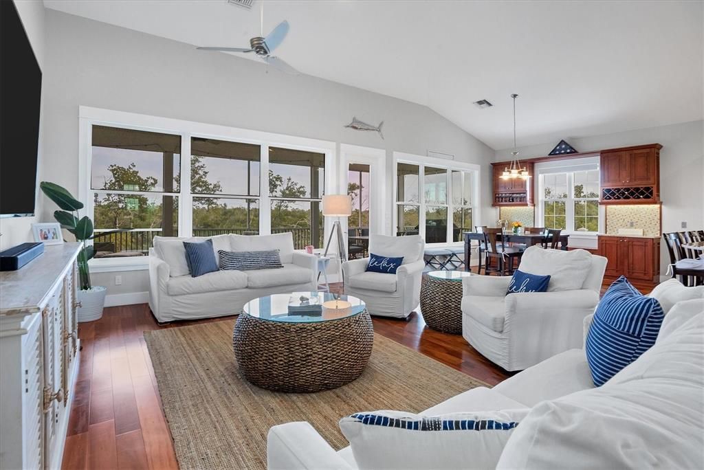 For Sale: $1,379,000 (3 beds, 2 baths, 2064 Square Feet)