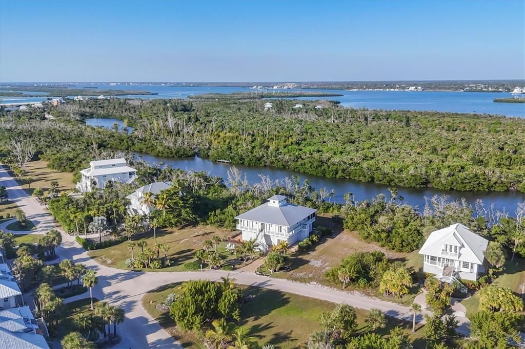 For Sale: $1,379,000 (3 beds, 2 baths, 2064 Square Feet)