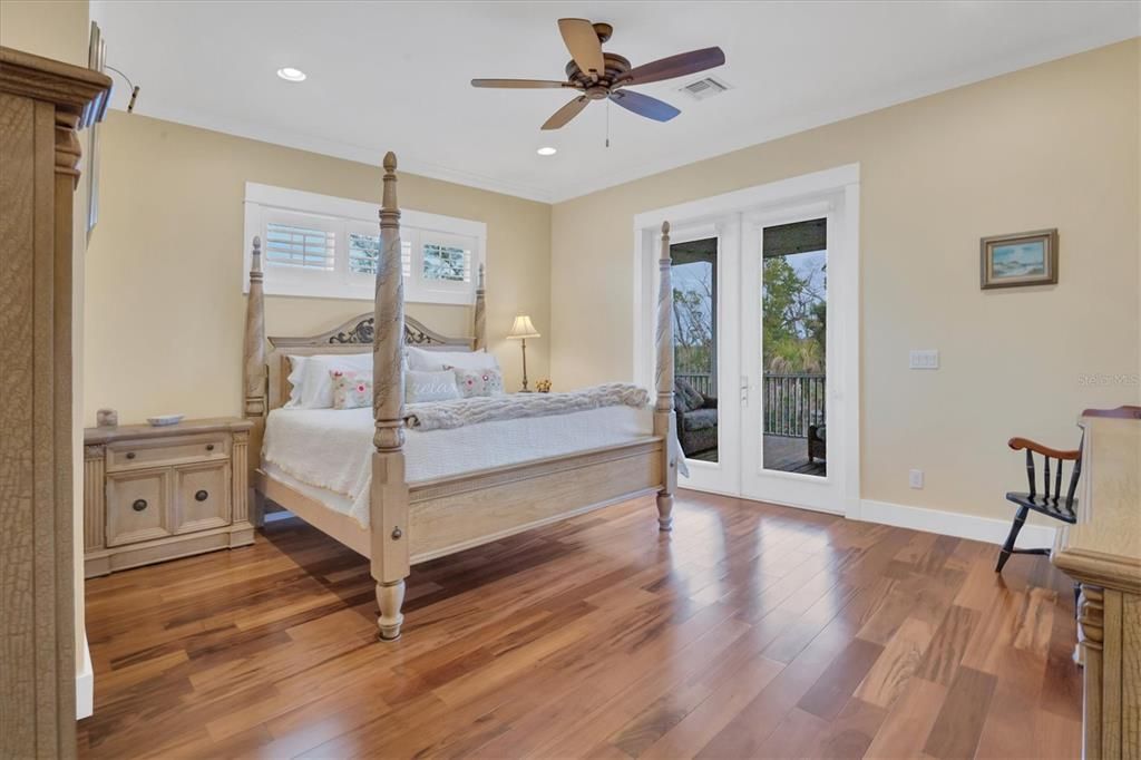 For Sale: $1,379,000 (3 beds, 2 baths, 2064 Square Feet)