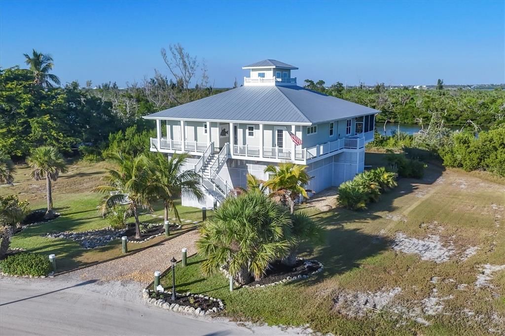 For Sale: $1,379,000 (3 beds, 2 baths, 2064 Square Feet)