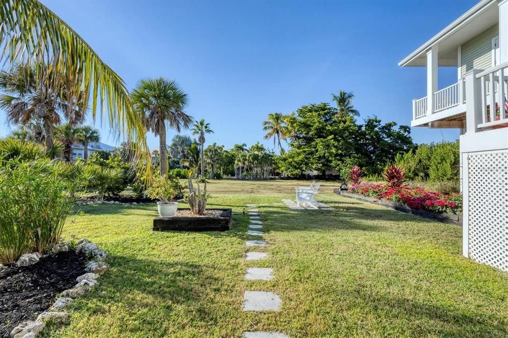 For Sale: $1,379,000 (3 beds, 2 baths, 2064 Square Feet)