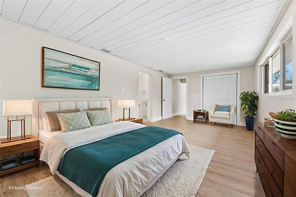 En Venta: $625,000 (4 camas, 2 baños, 2304 Pies cuadrados)