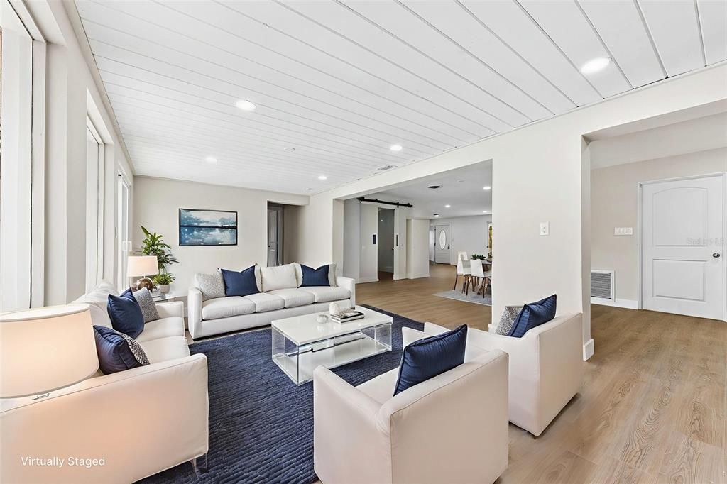 En Venta: $625,000 (4 camas, 2 baños, 2304 Pies cuadrados)