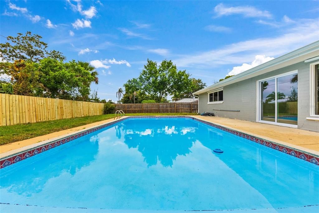 En Venta: $625,000 (4 camas, 2 baños, 2304 Pies cuadrados)