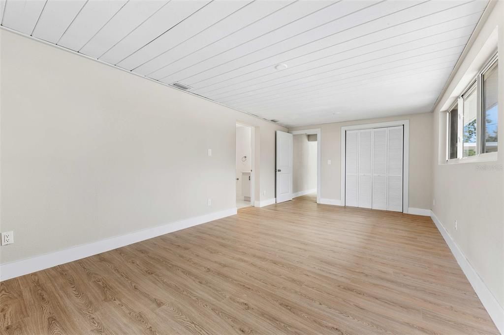 En Venta: $625,000 (4 camas, 2 baños, 2304 Pies cuadrados)