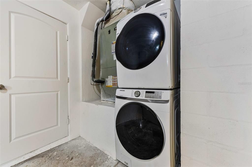 En Venta: $625,000 (4 camas, 2 baños, 2304 Pies cuadrados)