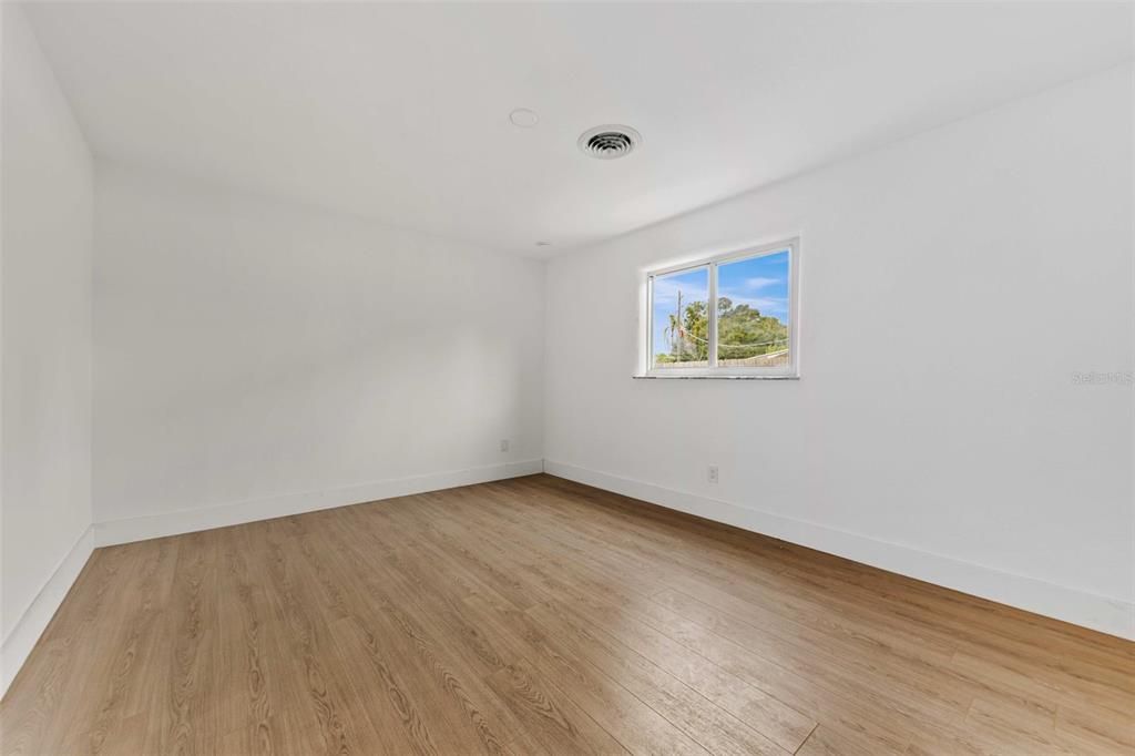 En Venta: $625,000 (4 camas, 2 baños, 2304 Pies cuadrados)