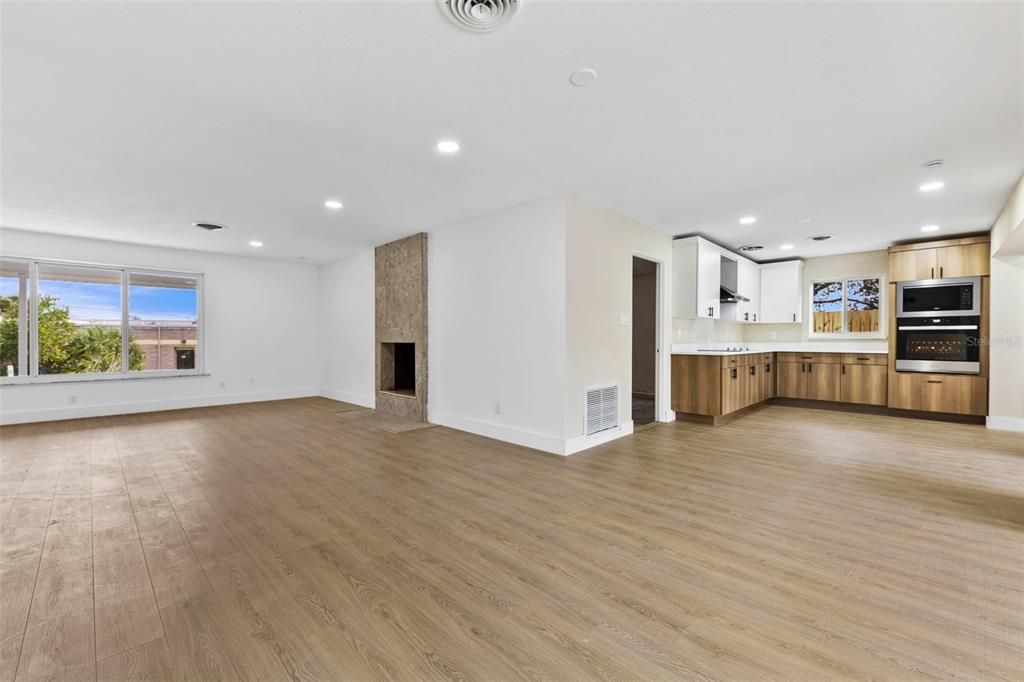 En Venta: $625,000 (4 camas, 2 baños, 2304 Pies cuadrados)