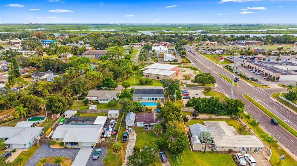 En Venta: $625,000 (4 camas, 2 baños, 2304 Pies cuadrados)