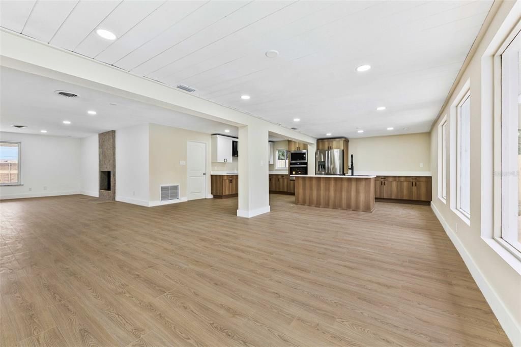 En Venta: $625,000 (4 camas, 2 baños, 2304 Pies cuadrados)