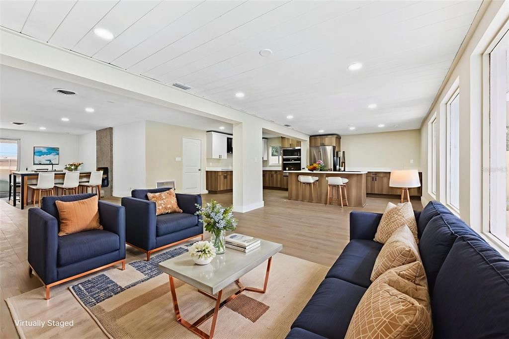 En Venta: $625,000 (4 camas, 2 baños, 2304 Pies cuadrados)