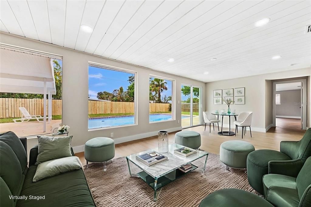 En Venta: $625,000 (4 camas, 2 baños, 2304 Pies cuadrados)