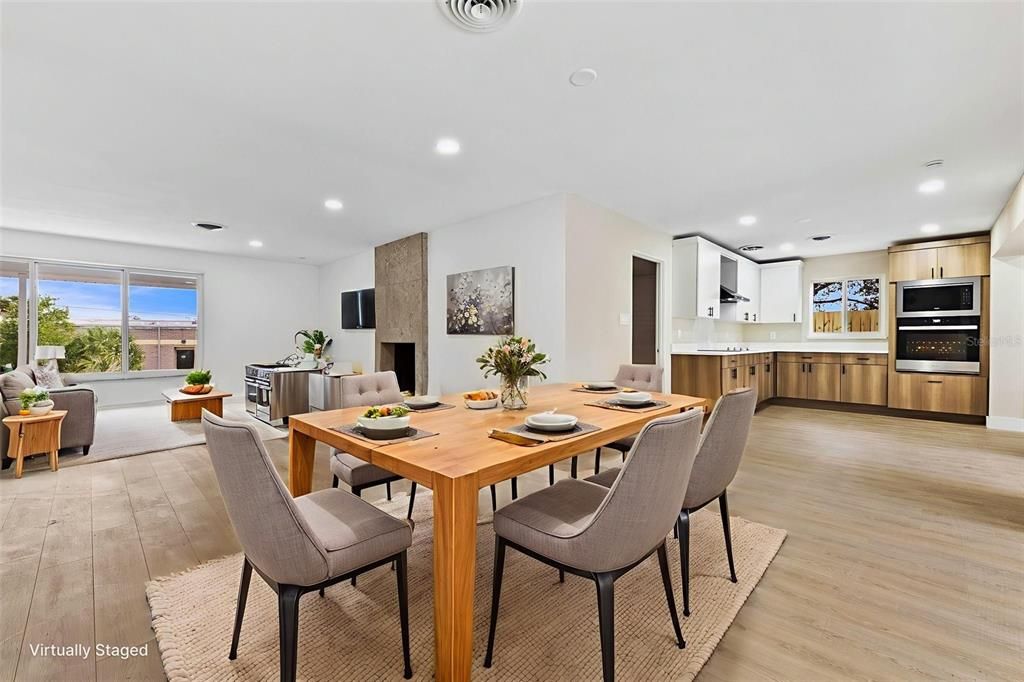 En Venta: $625,000 (4 camas, 2 baños, 2304 Pies cuadrados)