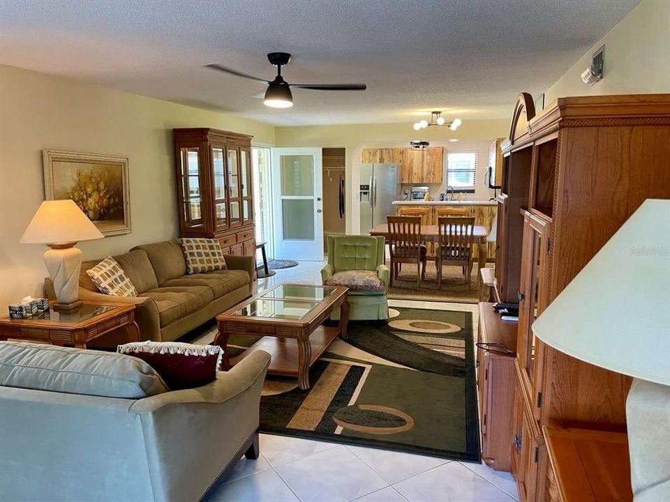 В аренду: $1,599 (2 спален, 2 ванн, 1471 Квадратных фут)