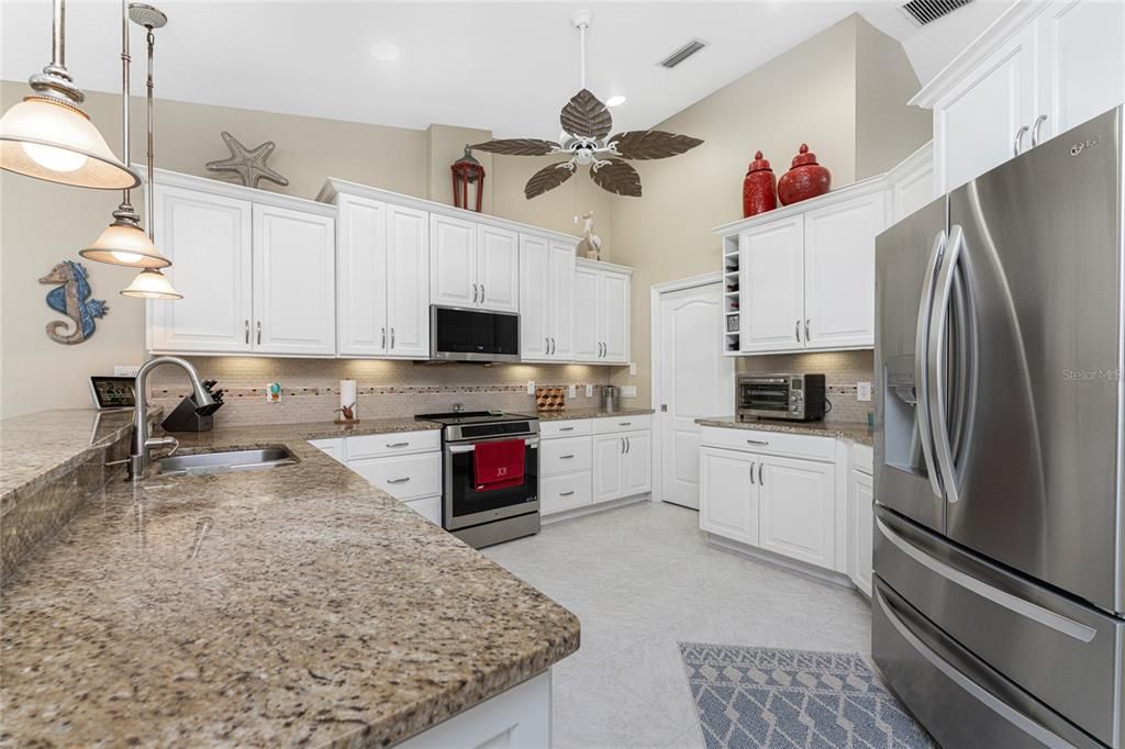 На продажу: $659,000 (3 спален, 2 ванн, 2086 Квадратных фут)