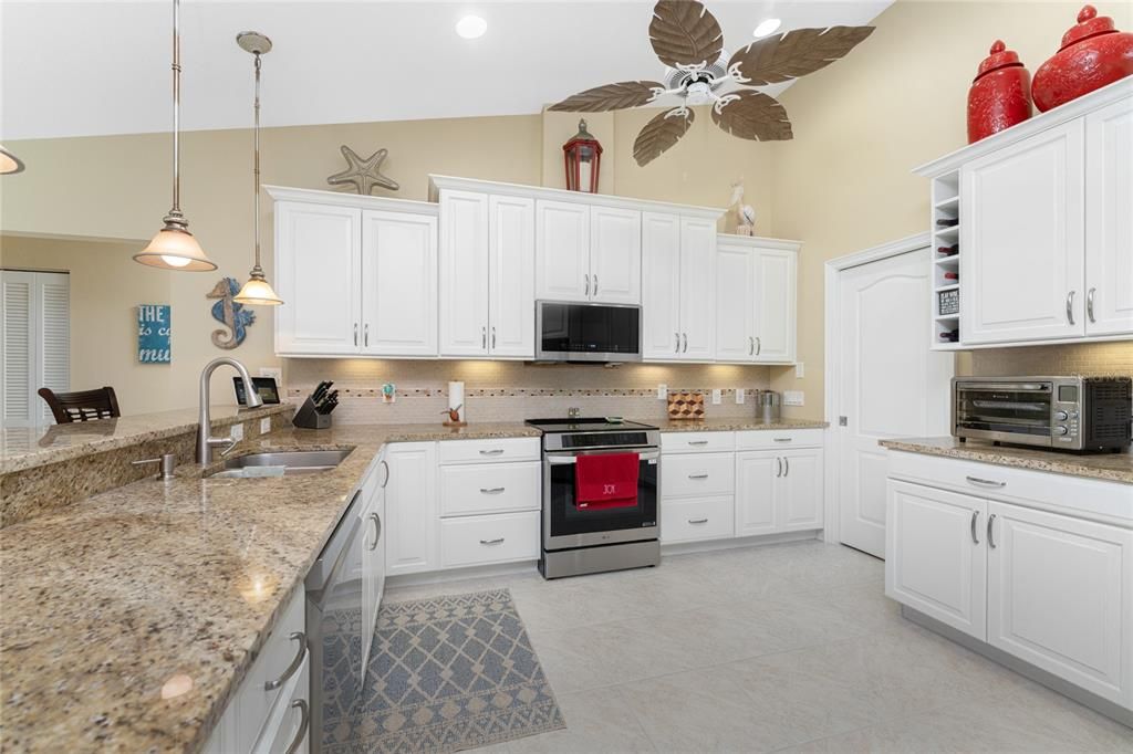 На продажу: $659,000 (3 спален, 2 ванн, 2086 Квадратных фут)