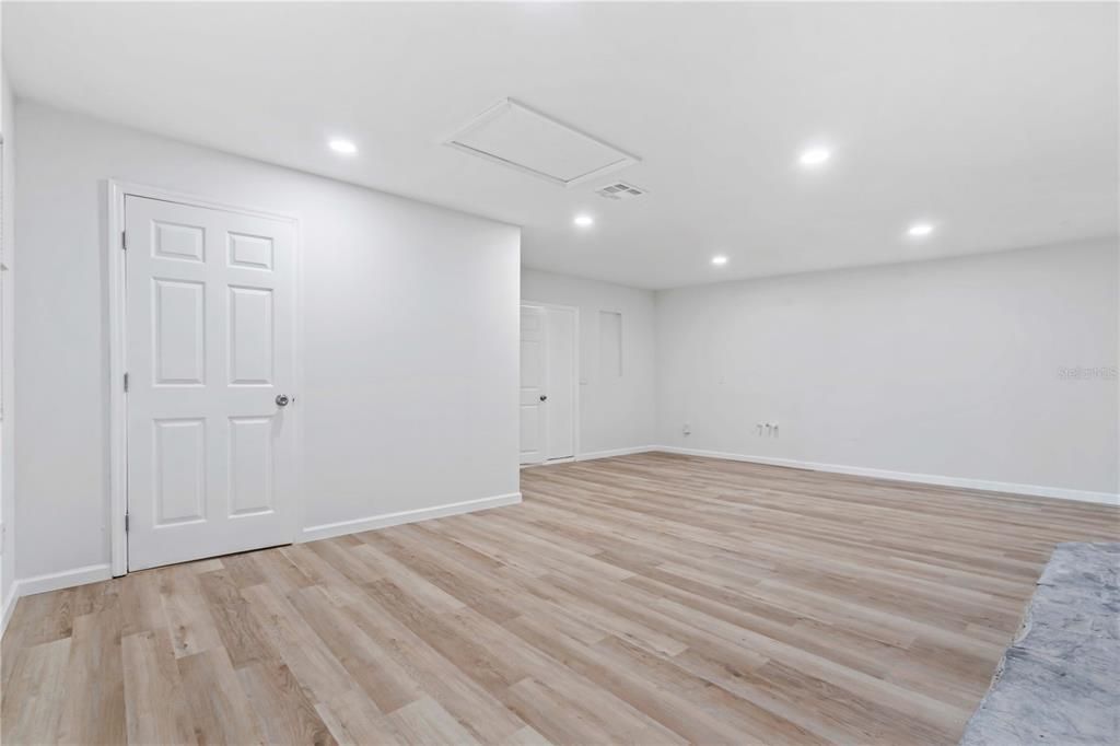 出租: $1,895 (4 贝兹, 3 浴室, 1175 平方英尺)