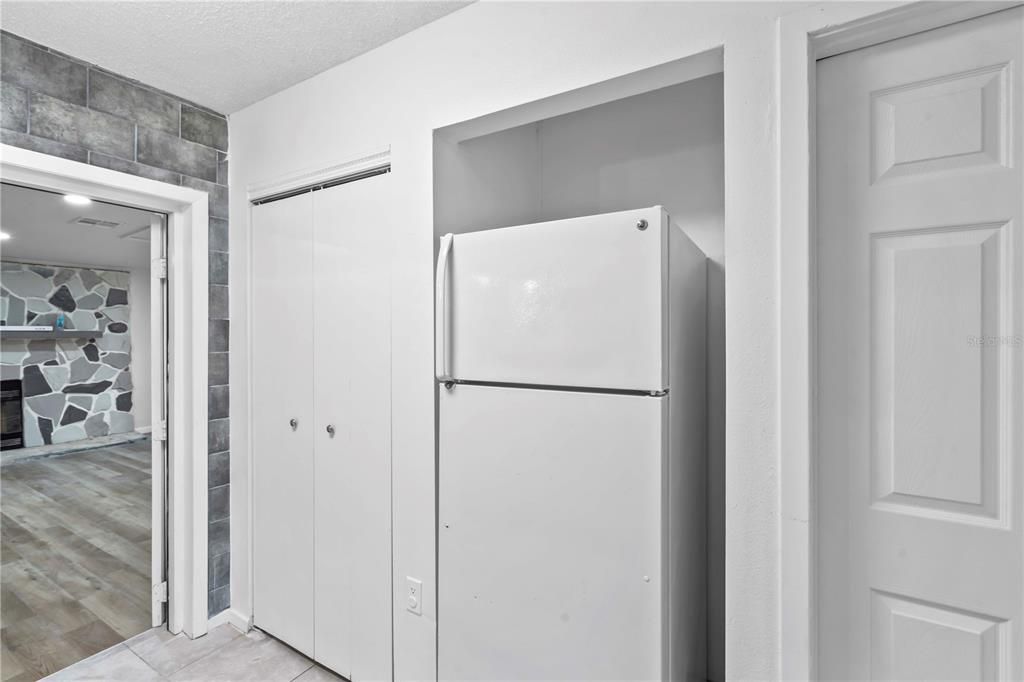 出租: $1,895 (4 贝兹, 3 浴室, 1175 平方英尺)