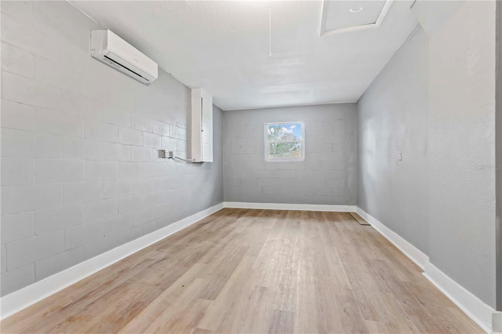 出租: $1,895 (4 贝兹, 3 浴室, 1175 平方英尺)