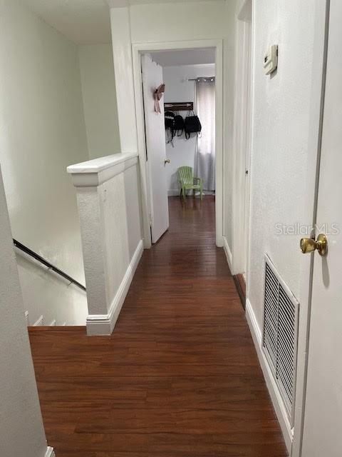 For Sale: $450,000 (2 beds, 1 baths, 1110 Square Feet)