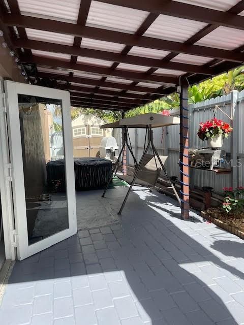 For Sale: $450,000 (2 beds, 1 baths, 1110 Square Feet)