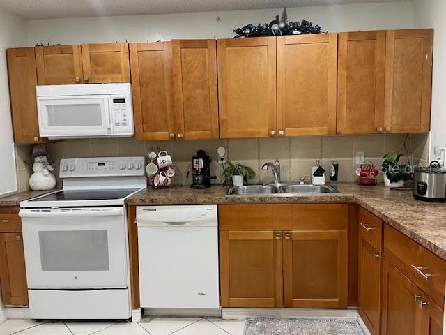 For Sale: $450,000 (2 beds, 1 baths, 1110 Square Feet)