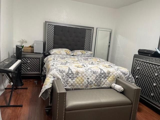 For Sale: $450,000 (2 beds, 1 baths, 1110 Square Feet)