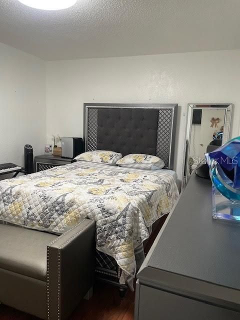 For Sale: $450,000 (2 beds, 1 baths, 1110 Square Feet)