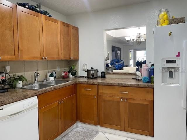 For Sale: $450,000 (2 beds, 1 baths, 1110 Square Feet)