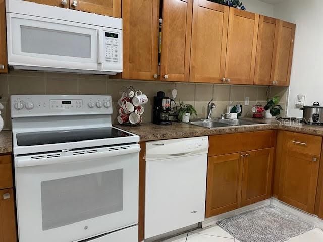 For Sale: $450,000 (2 beds, 1 baths, 1110 Square Feet)