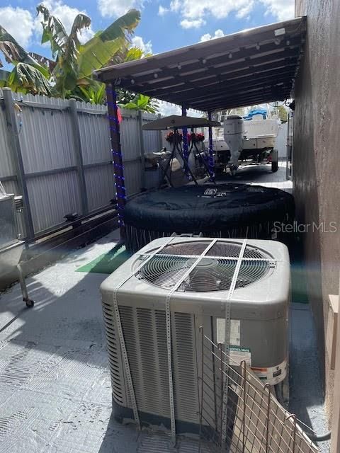 For Sale: $450,000 (2 beds, 1 baths, 1110 Square Feet)