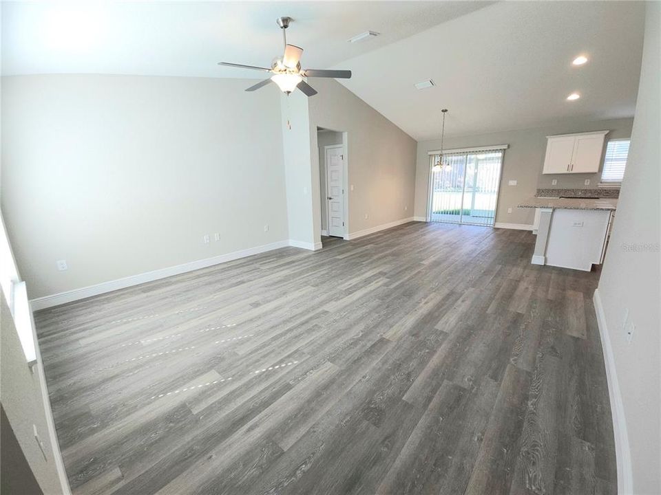 出租: $1,725 (3 贝兹, 2 浴室, 1453 平方英尺)