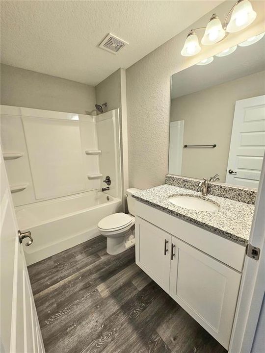 出租: $1,725 (3 贝兹, 2 浴室, 1453 平方英尺)