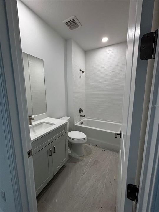 En Venta: $719,000 (3 camas, 3 baños, 2261 Pies cuadrados)