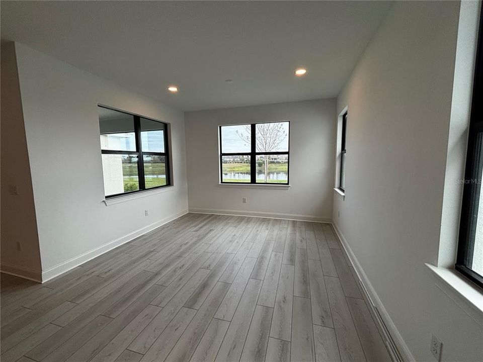 En Venta: $719,000 (3 camas, 3 baños, 2261 Pies cuadrados)