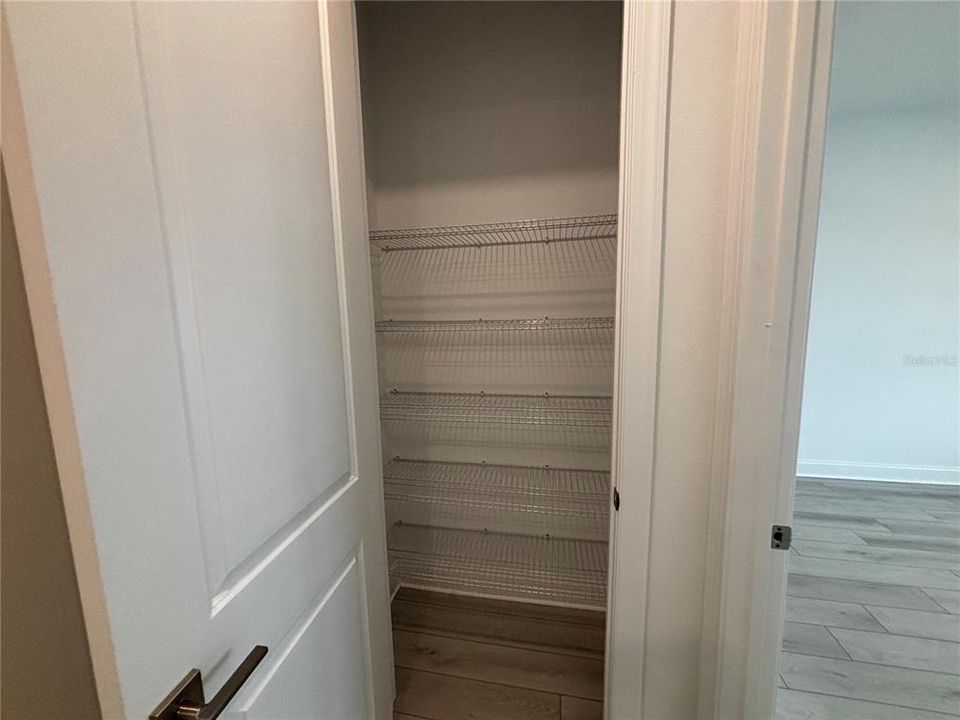 En Venta: $719,000 (3 camas, 3 baños, 2261 Pies cuadrados)