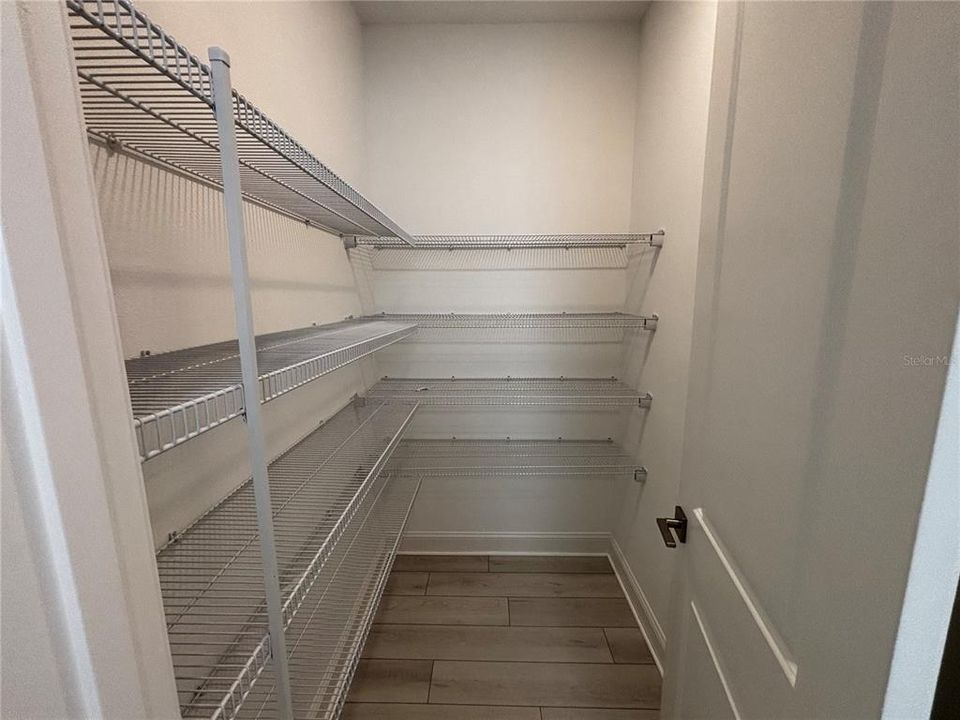 En Venta: $719,000 (3 camas, 3 baños, 2261 Pies cuadrados)