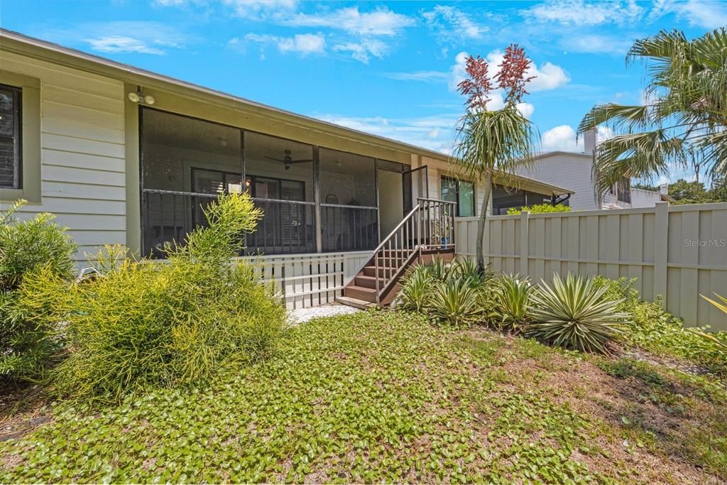 На продажу: $349,000 (2 спален, 2 ванн, 1255 Квадратных фут)