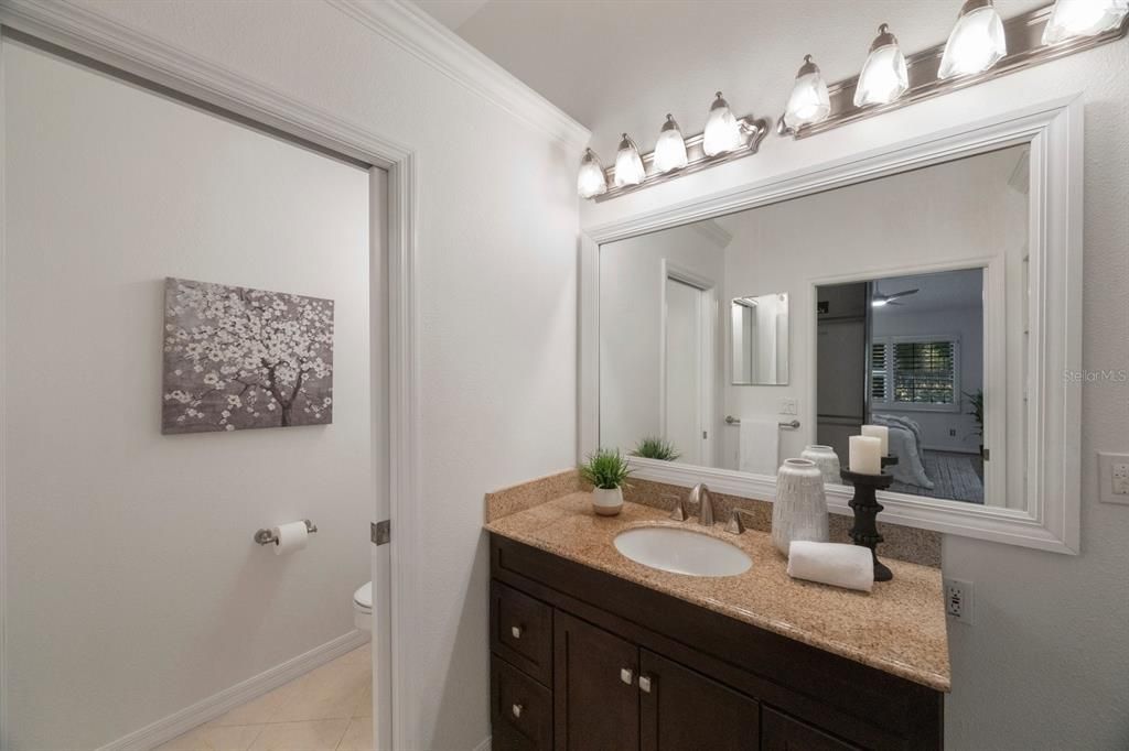 На продажу: $349,000 (2 спален, 2 ванн, 1255 Квадратных фут)