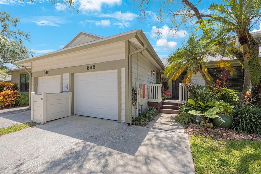 На продажу: $349,000 (2 спален, 2 ванн, 1255 Квадратных фут)