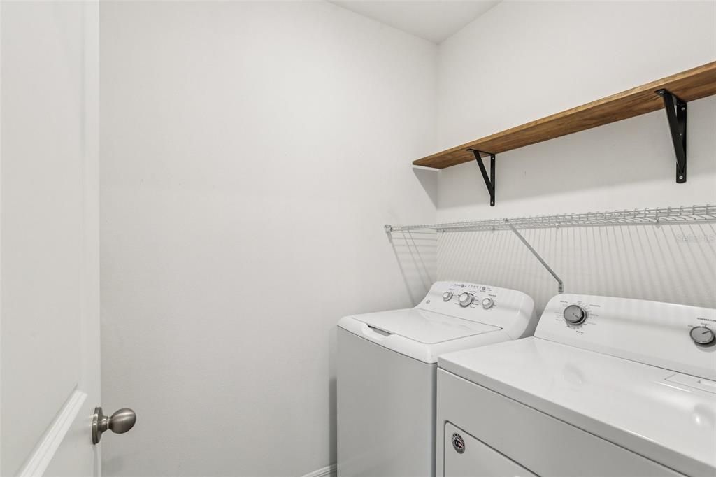 待售: $398,000 (4 贝兹, 2 浴室, 1846 平方英尺)