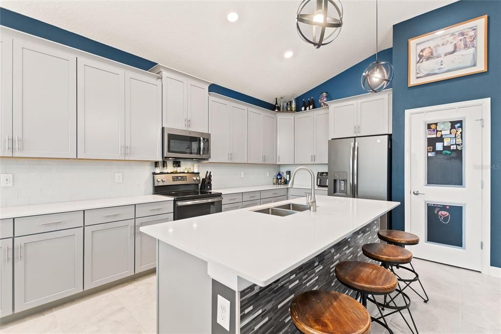 На продажу: $665,000 (4 спален, 3 ванн, 2571 Квадратных фут)