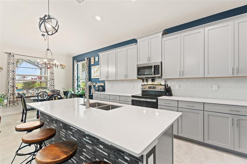 На продажу: $665,000 (4 спален, 3 ванн, 2571 Квадратных фут)