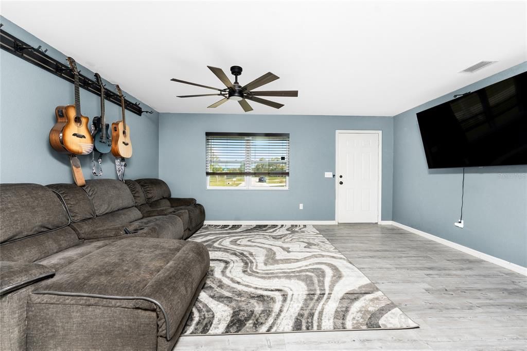 待售: $319,900 (3 贝兹, 2 浴室, 1400 平方英尺)