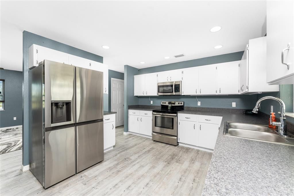 待售: $319,900 (3 贝兹, 2 浴室, 1400 平方英尺)